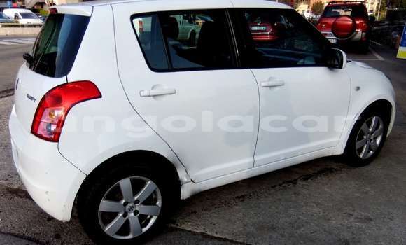 Acheter Occasion Voiture Suzuki Swift Blanc à Luanda, Province de Luanda Acheter Occasion Voiture Suzuki Swift Blanc à Luanda, Province de Luanda