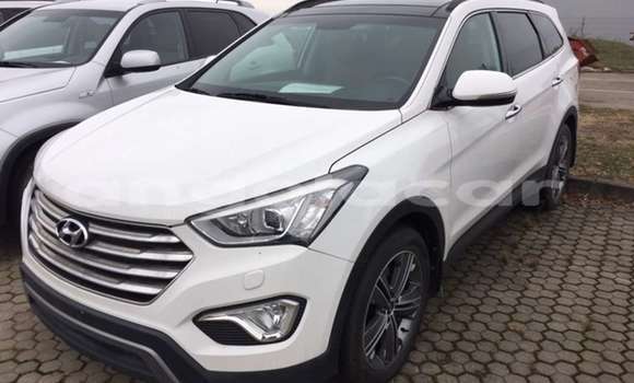 Buy Used Hyundai Santa Fe White Car in Luena in Moxico Buy Used Hyundai Santa Fe White Car in Luena in Moxico