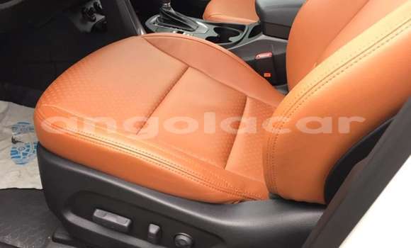 Comprar Usado Hyundai Santa Fe Branco Carro em Luena em Moxico Comprar Usado Hyundai Santa Fe Branco Carro em Luena em Moxico