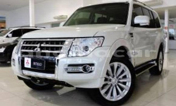 Acheter Occasion Voiture Mitsubishi Pajero Blanc à Luanda, Province de Luanda