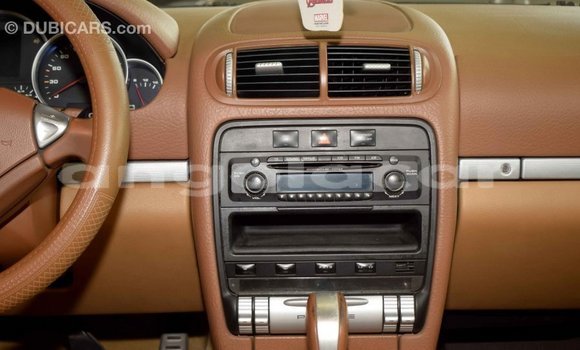 Comprar Importar Porsche Cayenne Verde Carro em Import - Dubai em Bengo Province Comprar Importar Porsche Cayenne Verde Carro em Import - Dubai em Bengo Province