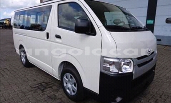Comprar Usado Toyota Hiace Branco Carro em Luanda em Luanda Province