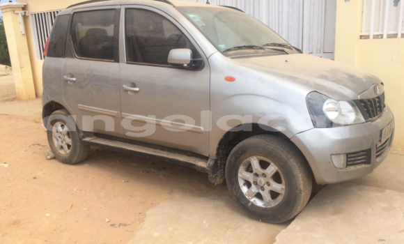Comprar Usado Mahindra Bolero Prata Carro em Luanda em Luanda Province