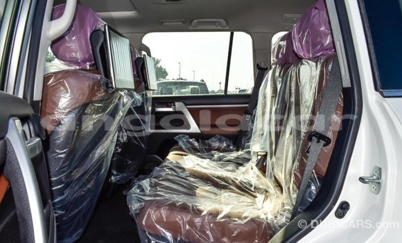 Buy Import Toyota Land Cruiser White Car in Import - Dubai in Bengo Province Buy Import Toyota Land Cruiser White Car in Import - Dubai in Bengo Province