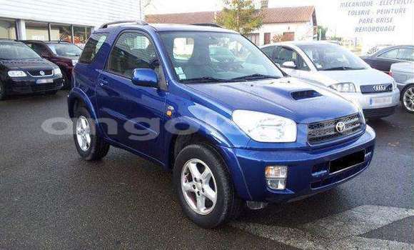 Acheter Occasion Voiture Toyota RAV4 Bleu à Luanda, Province de Luanda Acheter Occasion Voiture Toyota RAV4 Bleu à Luanda, Province de Luanda