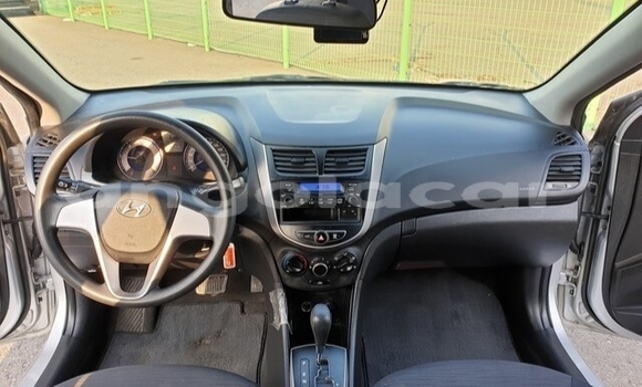 Comprar Usado Hyundai Accent Prata Carro em Benguela em Benguela Comprar Usado Hyundai Accent Prata Carro em Benguela em Benguela