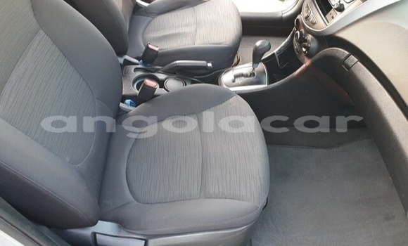 Comprar Usado Hyundai Accent Prata Carro em Benguela em Benguela Comprar Usado Hyundai Accent Prata Carro em Benguela em Benguela