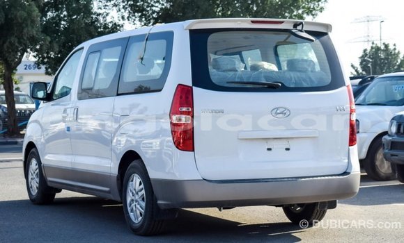 Comprar Importar Hyundai Accent Branco Carro em Import - Dubai em Bengo Province Comprar Importar Hyundai Accent Branco Carro em Import - Dubai em Bengo Province