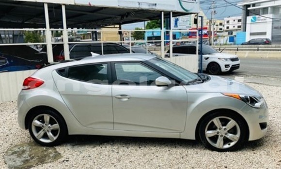 Buy Used Hyundai Veloster Other Car in Luanda in Luanda Province Buy Used Hyundai Veloster Other Car in Luanda in Luanda Province