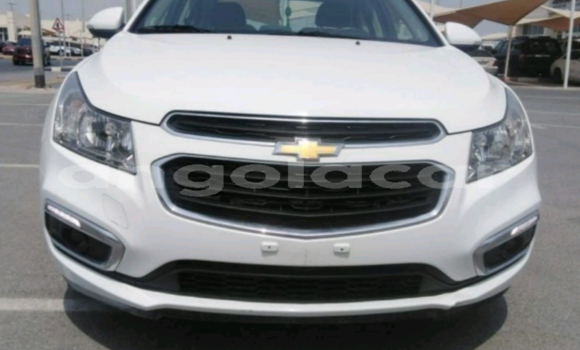 Comprar Usado Chevrolet Cruze Branco Carro em Luanda em Luanda Province