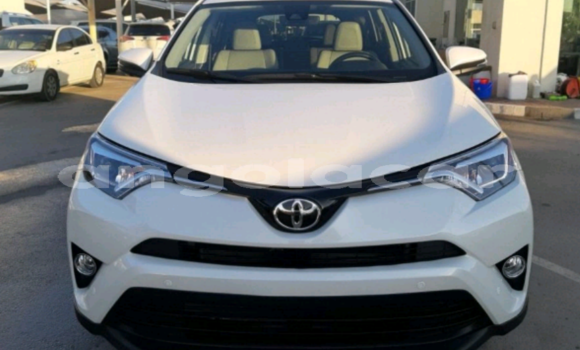 Comprar Usado Toyota RAV4 Branco Carro em Luanda em Luanda Province Comprar Usado Toyota RAV4 Branco Carro em Luanda em Luanda Province