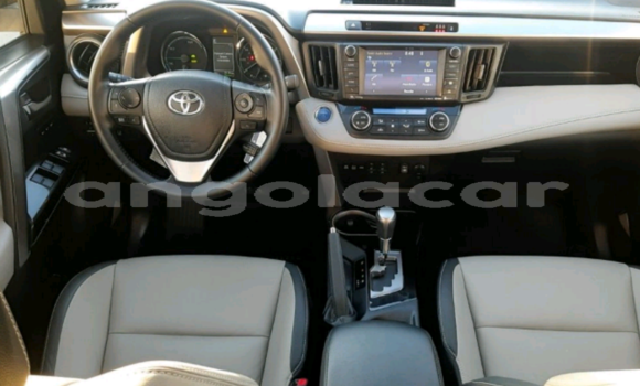 Comprar Usado Toyota RAV4 Branco Carro em Luanda em Luanda Province Comprar Usado Toyota RAV4 Branco Carro em Luanda em Luanda Province