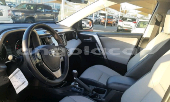 Comprar Usado Toyota RAV4 Branco Carro em Luanda em Luanda Province Comprar Usado Toyota RAV4 Branco Carro em Luanda em Luanda Province