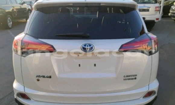 Comprar Usado Toyota RAV4 Branco Carro em Luanda em Luanda Province Comprar Usado Toyota RAV4 Branco Carro em Luanda em Luanda Province