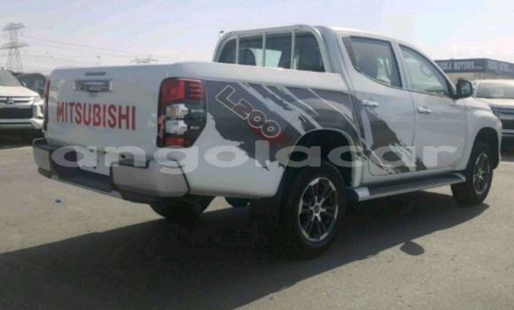 Comprar Usado Mitsubishi L200 Branco Carro em Luanda em Luanda Province Comprar Usado Mitsubishi L200 Branco Carro em Luanda em Luanda Province