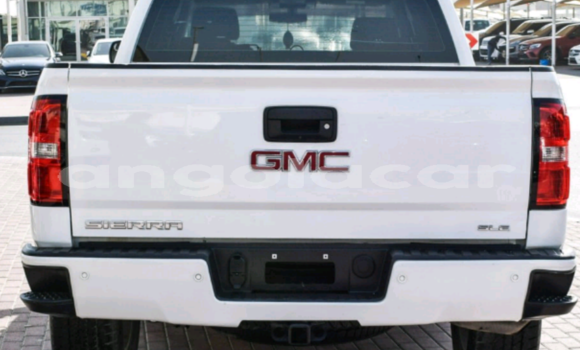 Acheter Occasion Voiture GMC Sierra Blanc à Luanda, Province de Luanda Acheter Occasion Voiture GMC Sierra Blanc à Luanda, Province de Luanda