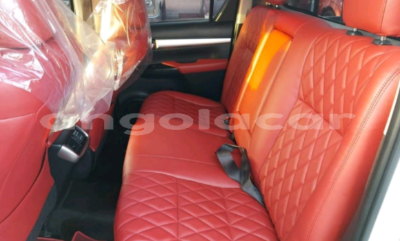 Buy Used Toyota Hilux White Car in Luanda in Luanda Province Buy Used Toyota Hilux White Car in Luanda in Luanda Province