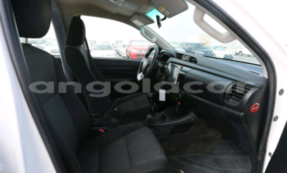 Comprar Usado Toyota Hilux Branco Carro em Luanda em Luanda Province Comprar Usado Toyota Hilux Branco Carro em Luanda em Luanda Province