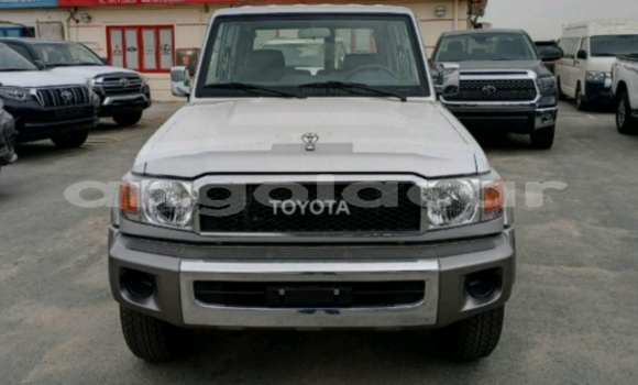 Comprar Usado Toyota Land Cruiser Outro Carro em Luanda em Luanda Province Comprar Usado Toyota Land Cruiser Outro Carro em Luanda em Luanda Province