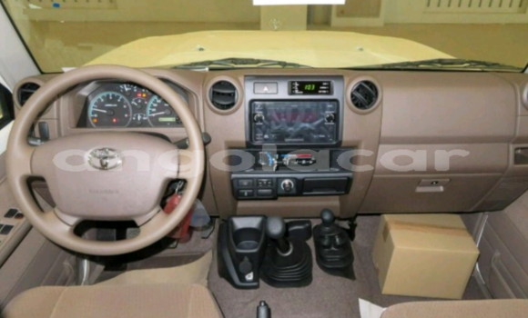 Comprar Usado Toyota Hilux Branco Carro em Luanda em Luanda Province Comprar Usado Toyota Hilux Branco Carro em Luanda em Luanda Province