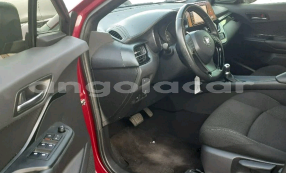 Comprar Usado Toyota C-HR Vermelho Carro em Luanda em Luanda Province Comprar Usado Toyota C-HR Vermelho Carro em Luanda em Luanda Province