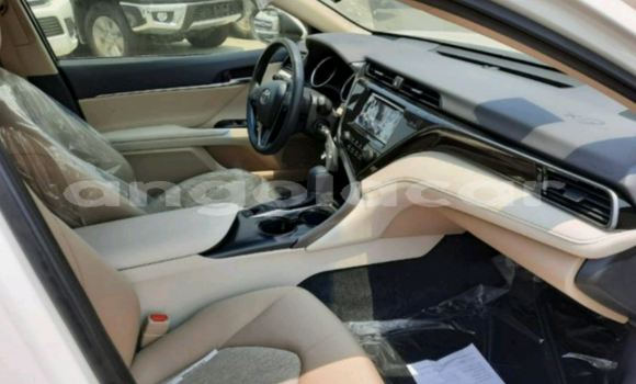 Buy Used Toyota Camry White Car in Luanda in Luanda Province Buy Used Toyota Camry White Car in Luanda in Luanda Province