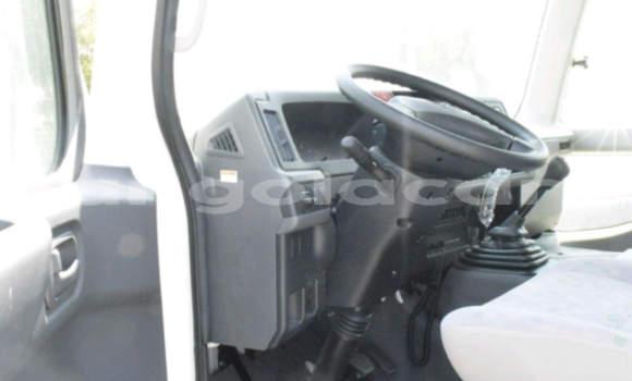 Comprar Usado Toyota Coaster Branco Carro em Luanda em Luanda Province Comprar Usado Toyota Coaster Branco Carro em Luanda em Luanda Province