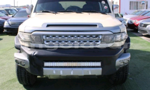 Comprar Usado Toyota FJ Cruiser Outro Carro em Luanda em Luanda Province