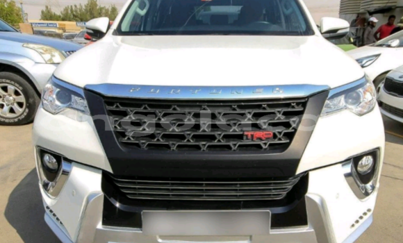 Acheter Occasion Voiture Toyota Fortuner Beige à Luanda, Province de Luanda Acheter Occasion Voiture Toyota Fortuner Beige à Luanda, Province de Luanda