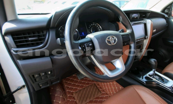 Acheter Occasion Voiture Toyota Fortuner Beige à Luanda, Province de Luanda Acheter Occasion Voiture Toyota Fortuner Beige à Luanda, Province de Luanda