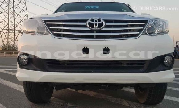 Comprar Importar Toyota Fortuner Branco Carro em Import - Dubai em Bengo Province Comprar Importar Toyota Fortuner Branco Carro em Import - Dubai em Bengo Province