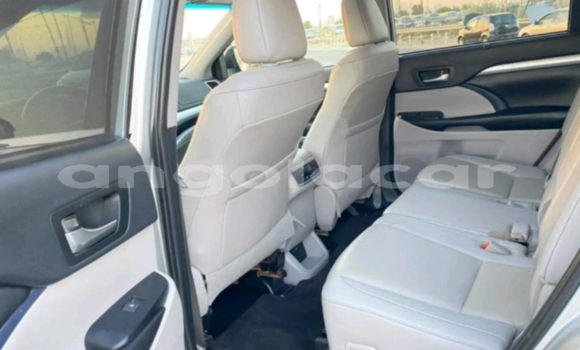 Acheter Occasion Voiture Toyota Highlander Autre à Luanda, Province de Luanda Acheter Occasion Voiture Toyota Highlander Autre à Luanda, Province de Luanda