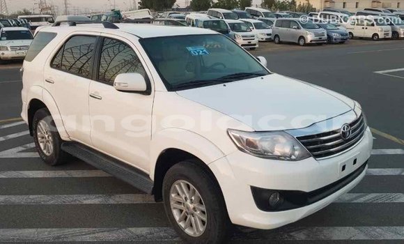 Comprar Importar Toyota Fortuner Branco Carro em Import - Dubai em Bengo Province Comprar Importar Toyota Fortuner Branco Carro em Import - Dubai em Bengo Province