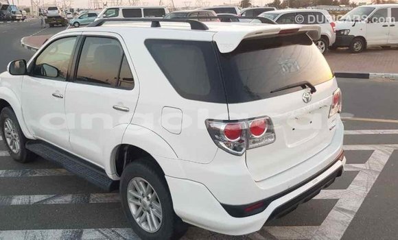 Comprar Importar Toyota Fortuner Branco Carro em Import - Dubai em Bengo Province Comprar Importar Toyota Fortuner Branco Carro em Import - Dubai em Bengo Province