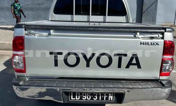 Buy Used Toyota Hilux Silver Car in Benguela in Benguela Buy Used Toyota Hilux Silver Car in Benguela in Benguela
