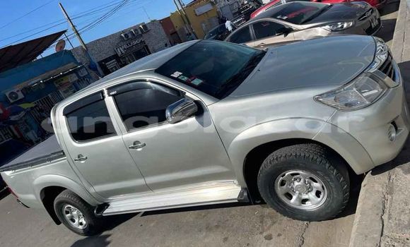 Buy Used Toyota Hilux Silver Car in Benguela in Benguela Buy Used Toyota Hilux Silver Car in Benguela in Benguela