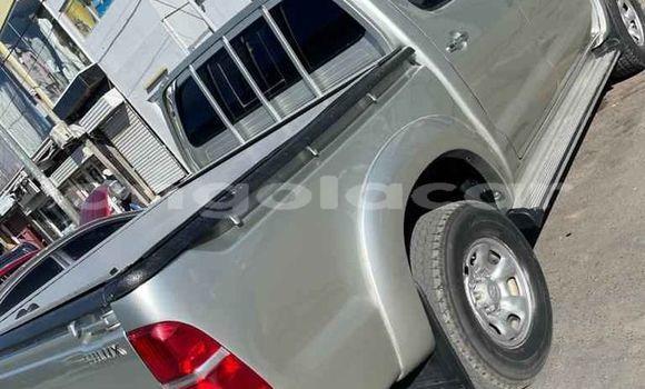 Buy Used Toyota Hilux Silver Car in Benguela in Benguela Buy Used Toyota Hilux Silver Car in Benguela in Benguela
