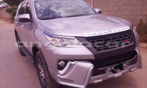 Acheter Occasion Voiture Toyota Fortuner Gris à Luanda, Province de Luanda