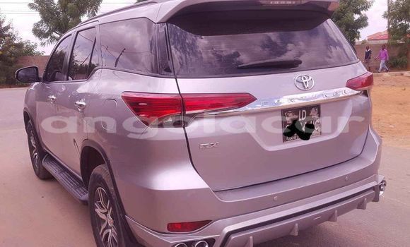 Buy Used Toyota Fortuner Silver Car in Luanda in Luanda Province Buy Used Toyota Fortuner Silver Car in Luanda in Luanda Province