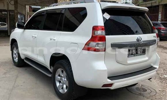 Buy Used Toyota Land Cruiser White Car in Luanda in Luanda Province Buy Used Toyota Land Cruiser White Car in Luanda in Luanda Province