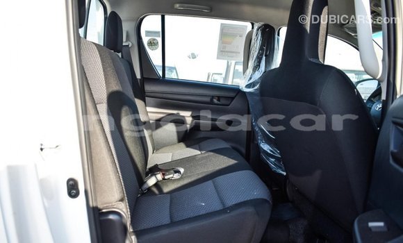 Buy Import Toyota Hilux White Car in Import - Dubai in Bengo Province Buy Import Toyota Hilux White Car in Import - Dubai in Bengo Province