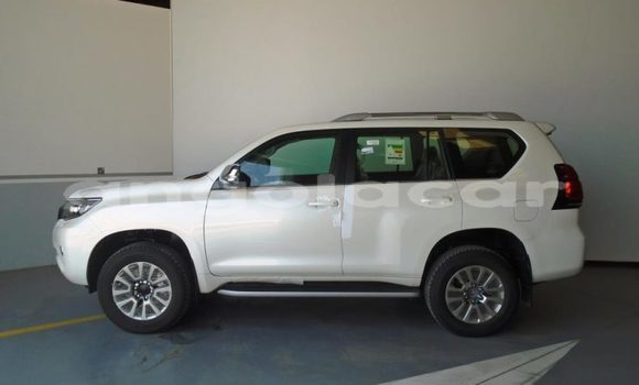Comprar Usado Toyota Prado Branco Carro em Luanda em Luanda Province Comprar Usado Toyota Prado Branco Carro em Luanda em Luanda Province