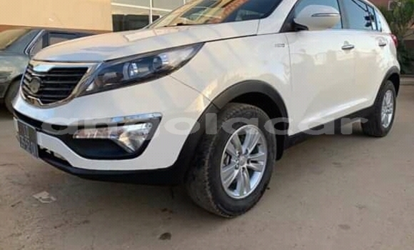 Comprar Usado Kia Sportage Branco Carro em Luena em Moxico Comprar Usado Kia Sportage Branco Carro em Luena em Moxico