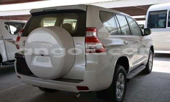 Comprar Usado Toyota Prado Branco Carro em Luena em Moxico Comprar Usado Toyota Prado Branco Carro em Luena em Moxico