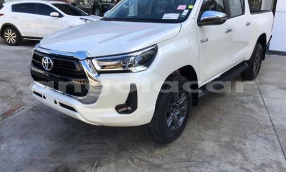 Buy Used Toyota Hilux White Car in Luanda in Luanda Province Buy Used Toyota Hilux White Car in Luanda in Luanda Province