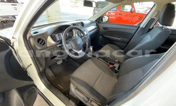 Acheter Occasion Voiture Suzuki Vitara Blanc à Luanda, Province de Luanda Acheter Occasion Voiture Suzuki Vitara Blanc à Luanda, Province de Luanda