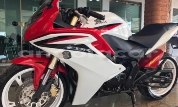 Comprar Usado Honda CBR Branco Moto em Luanda em Luanda Province Comprar Usado Honda CBR Branco Moto em Luanda em Luanda Province