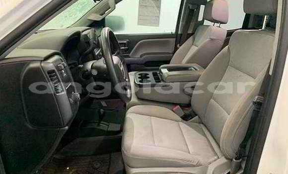 Comprar Usado GMC Sierra Branco Carro em Luena em Moxico Comprar Usado GMC Sierra Branco Carro em Luena em Moxico