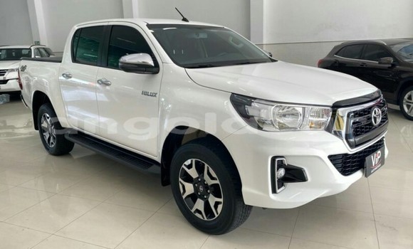 Comprar Usado Toyota Hilux Branco Carro em Luena em Moxico