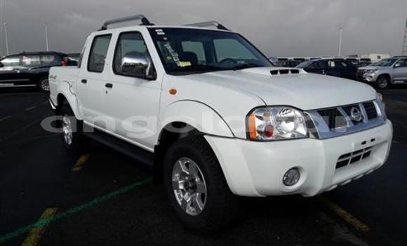 Comprar Usado Nissan NP 300 Branco Carro em Lobito em Benguela Comprar Usado Nissan NP 300 Branco Carro em Lobito em Benguela